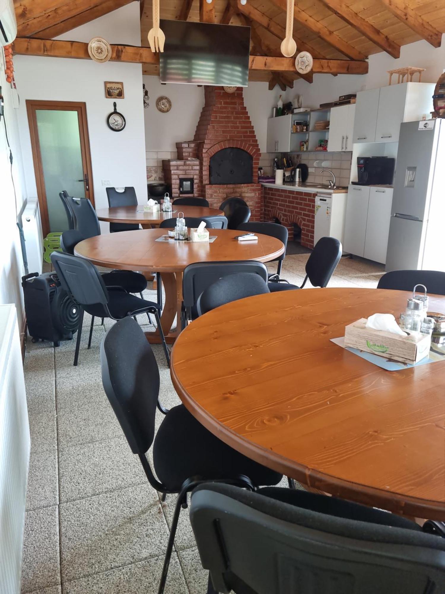 Ferienwohnung La Maria Si Ioana Curtea de Argeş Exterior foto