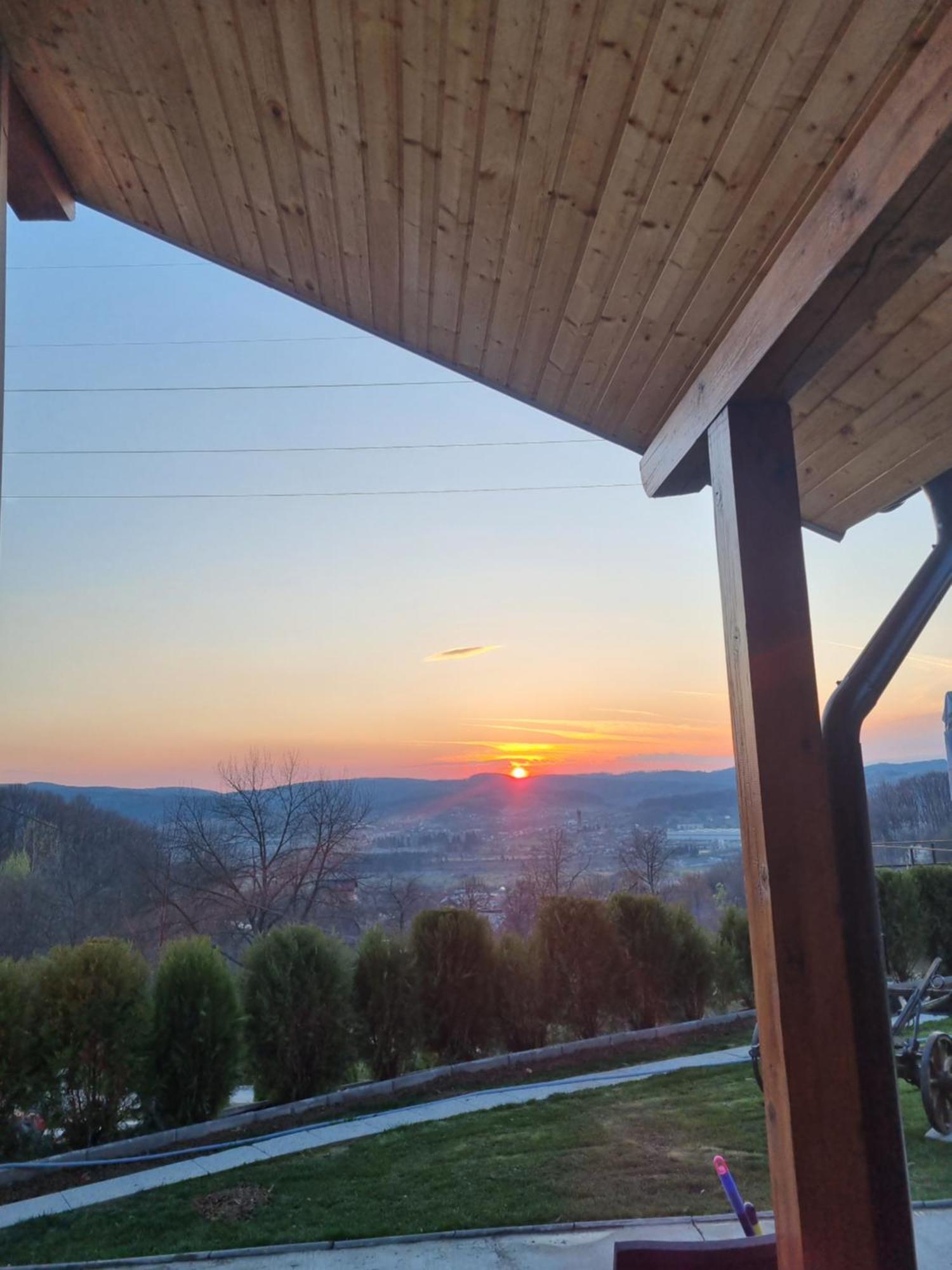 Ferienwohnung La Maria Si Ioana Curtea de Argeş Exterior foto