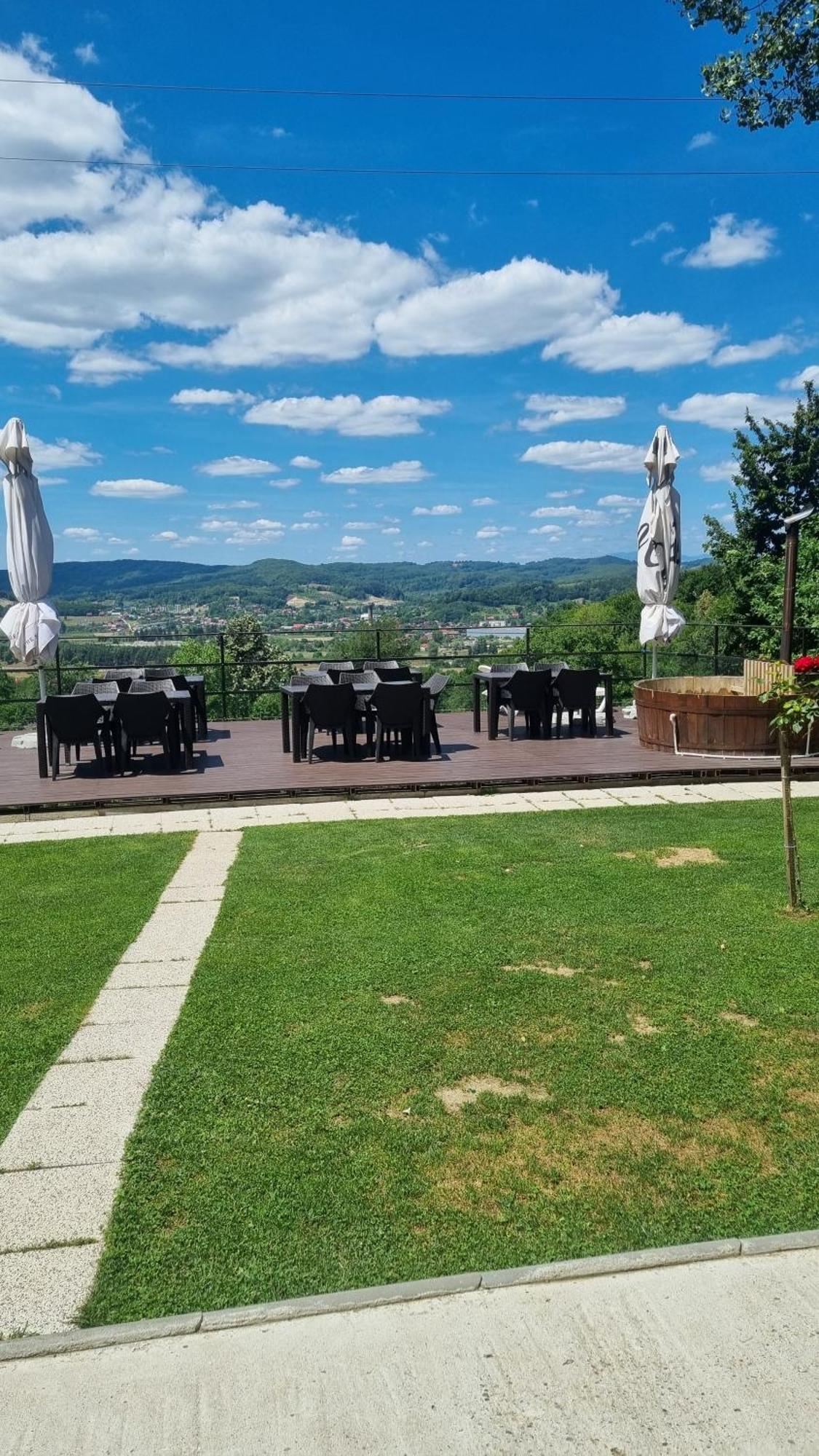 Ferienwohnung La Maria Si Ioana Curtea de Argeş Exterior foto