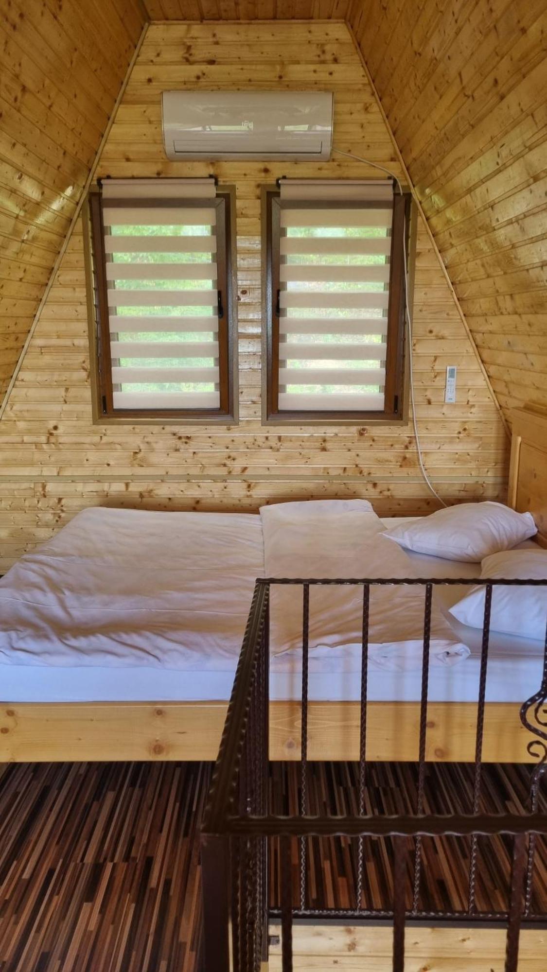 Ferienwohnung La Maria Si Ioana Curtea de Argeş Exterior foto