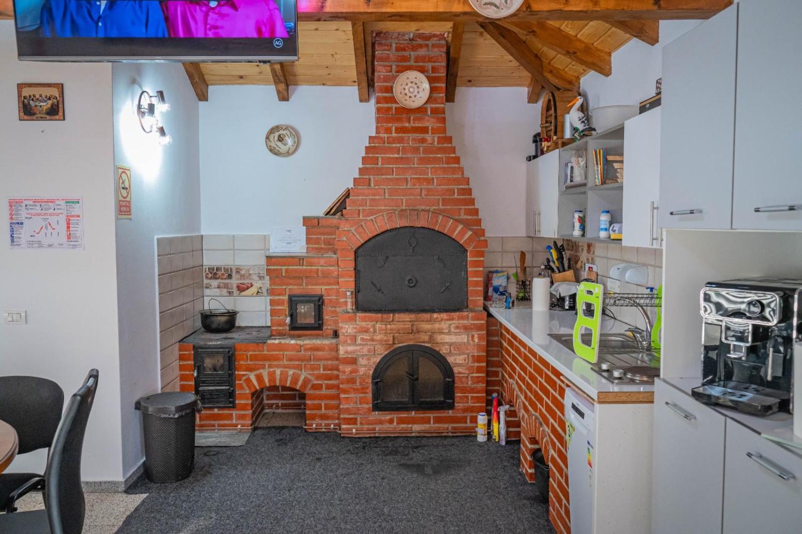 Ferienwohnung La Maria Si Ioana Curtea de Argeş Exterior foto