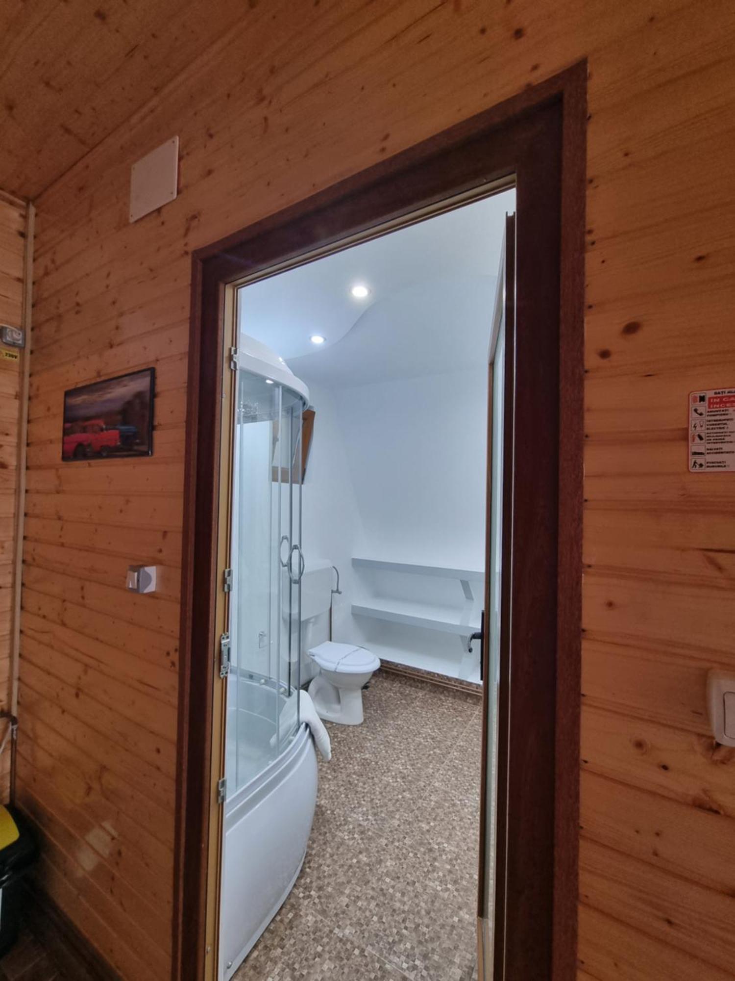 Ferienwohnung La Maria Si Ioana Curtea de Argeş Exterior foto