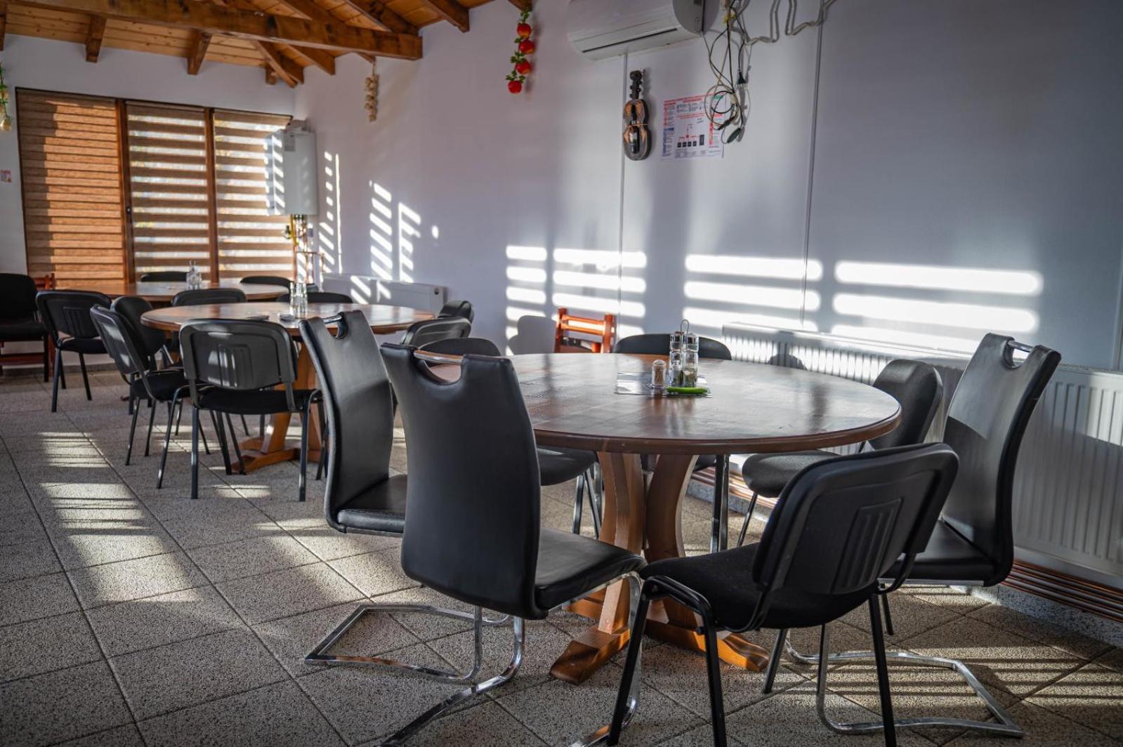 Ferienwohnung La Maria Si Ioana Curtea de Argeş Exterior foto