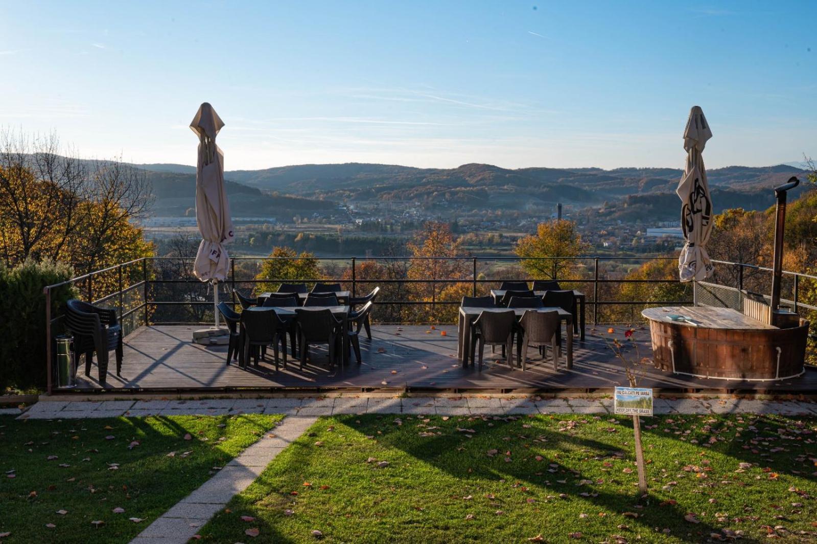 Ferienwohnung La Maria Si Ioana Curtea de Argeş Exterior foto